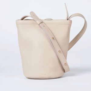 Mansur Gavriel mini zip bucket bag in aglio (beige)